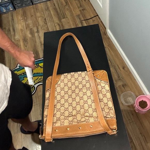 GUCCI MONOGRAM / TAN TOTE
SHOULDER BAG W/STUDS & ADJUSTABLE STRAP - Picture 4 of 4